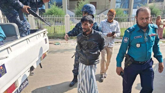 শীর্ষ সন্ত্রাসী চিংড়ি পলাশ আটক